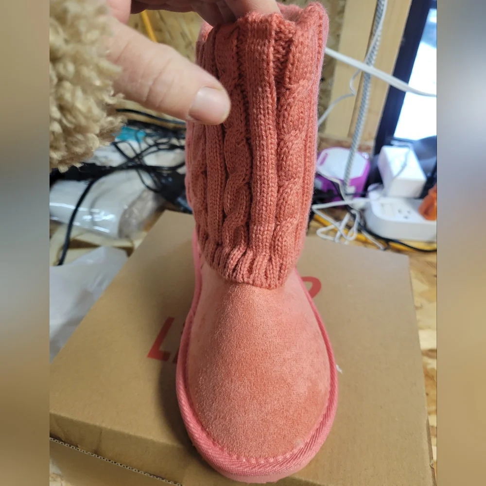 LivBoots New In Box Salmon‎ Pink Knit Suede Boots Size XL Youth 2-3